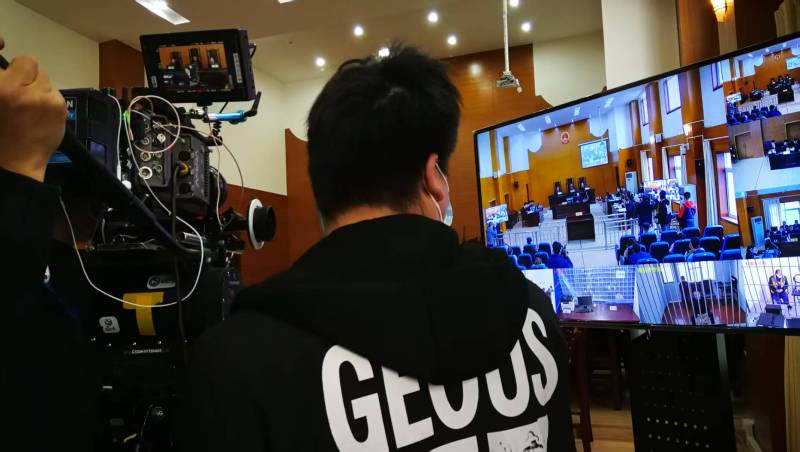 AI生成VS人工创意——泉州广告片拍摄公司的技术浪漫主义实践